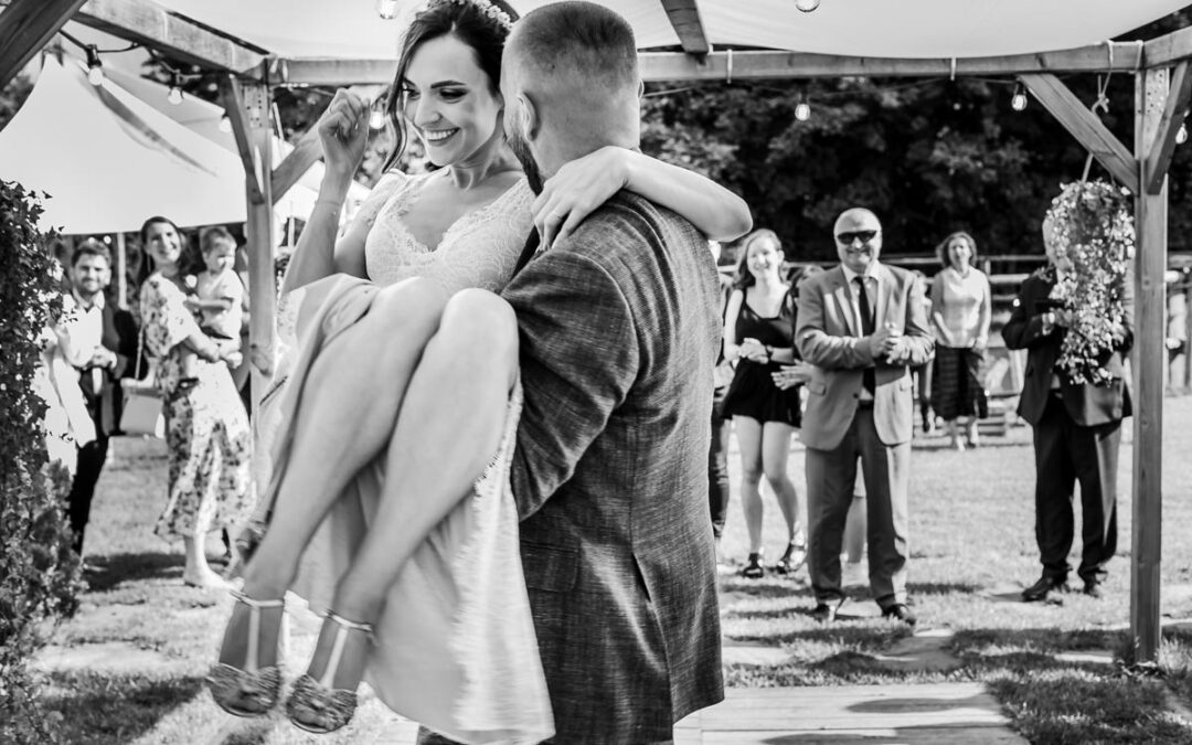 OKSANA I JĘDRZEJ – SLOW WEDDING – Dworek „W szczerym polu”